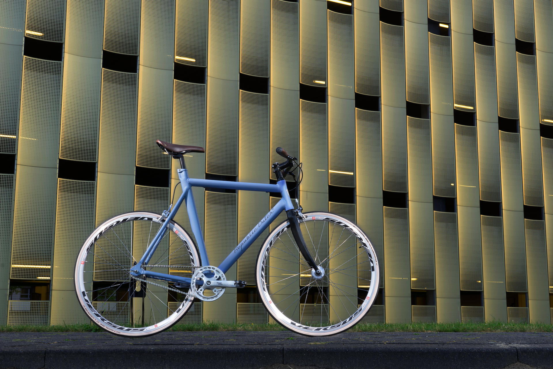 Sportieve fiets op maat gemaakt | Aluminium Frame | Snel en licht |  Republic Dutch